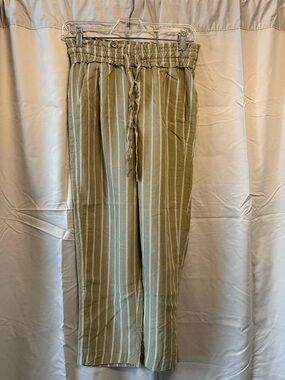 Zara Olive Green Striped High-Waist Capris